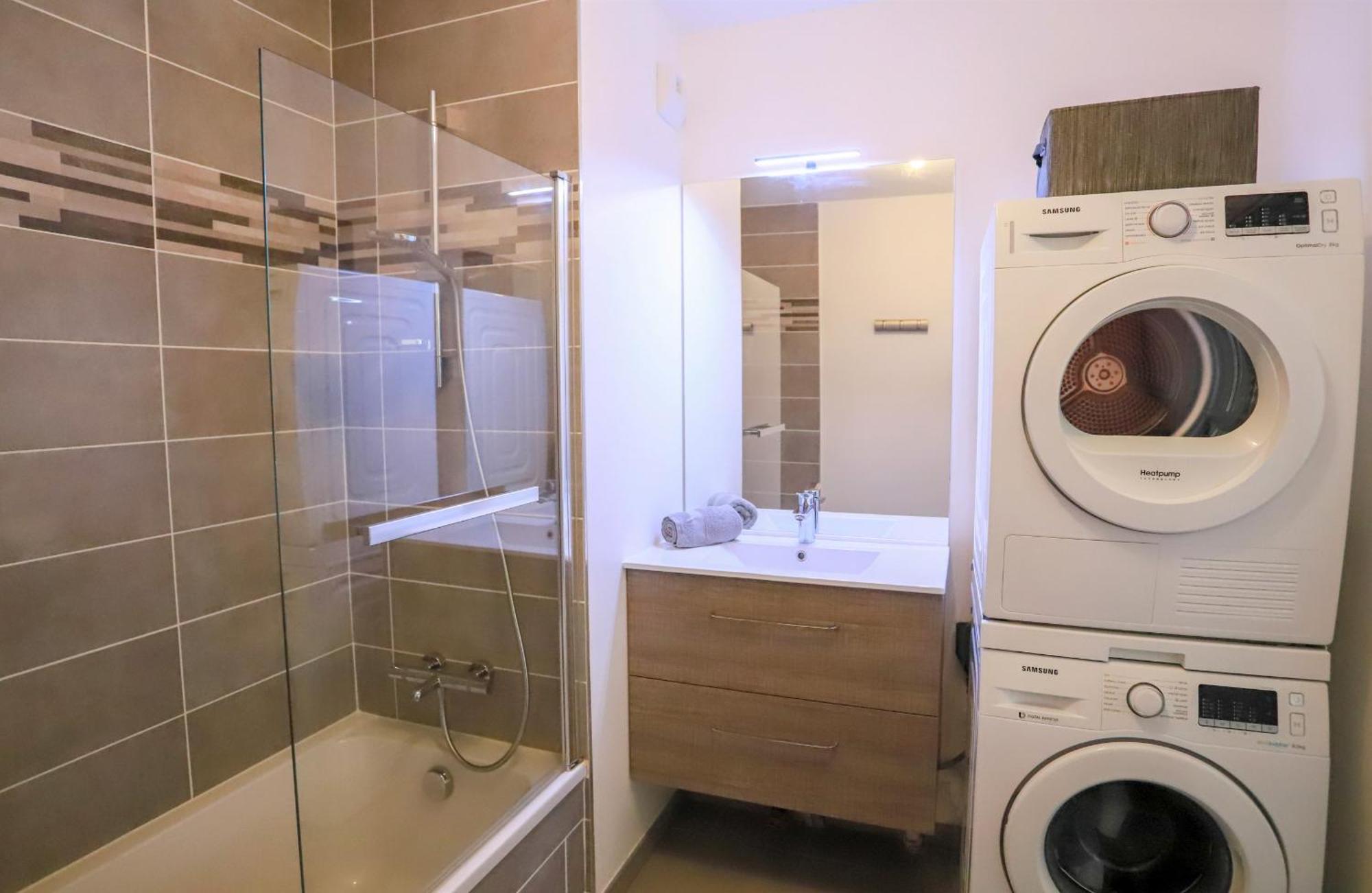 Le Bleu Du Lac 3 Etoiles - Secteur Recherche, Calme & Familiale, A 300M Du Lac & De La Vieille Ville, Garage Prive Annecy Ngoại thất bức ảnh